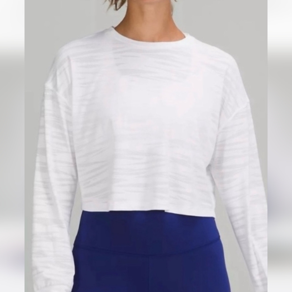 Lululemon White Long Sleeve Women's Athletic Top: Muscle Love
